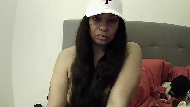 Snapshot of MSweetLindaParks chatting on June 14, 5:20 am MSweetLindaParks online show from June 14, 5:20 am