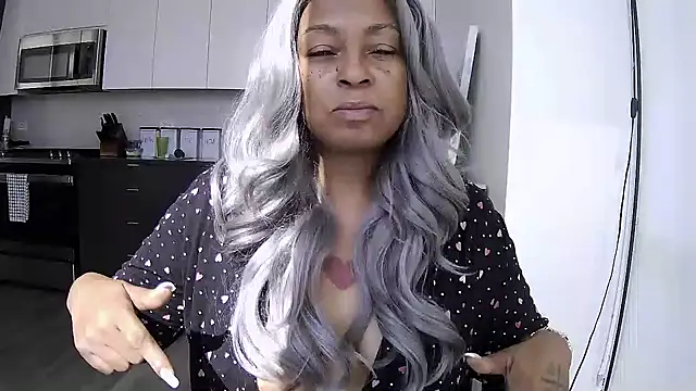 Snapshot of MSweetLindaParks chatting on July 15, 12:54 pm MSweetLindaParks online show from July 15, 12:54 pm