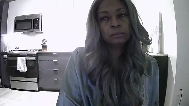 Snapshot of MSweetLindaParks chatting on July 16, 1:22 am MSweetLindaParks online show from July 16, 1:22 am