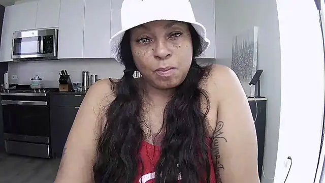 Snapshot of MSweetLindaParks chatting on July 21, 5:48 pm MSweetLindaParks online show from July 21, 5:48 pm