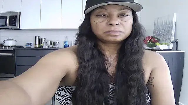 Snapshot of MSweetLindaParks chatting on August 5, 2:31 pm MSweetLindaParks online show from August 5, 2:31 pm
