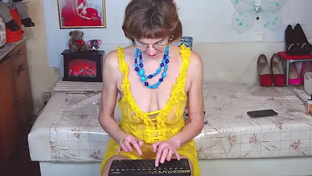 FairyHairyNina online show from December 27, 1:39 pm