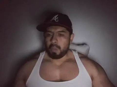 marcus002001 online show from April 1, 4:24 am