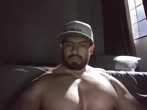 marcus002001 online show from April 14, 4:29 am