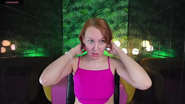 Snapshot of NikaGentle chatting on December 13, 12:06 pm NikaGentle online show from December 13, 12:06 pm