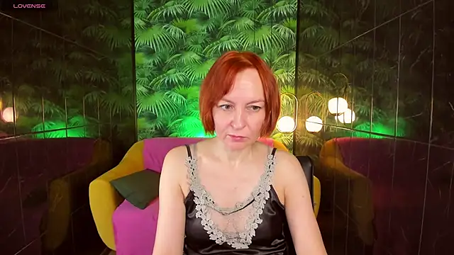 Snapshot of NikaGentle chatting on December 18, 6:21 am NikaGentle online show from December 18, 6:21 am