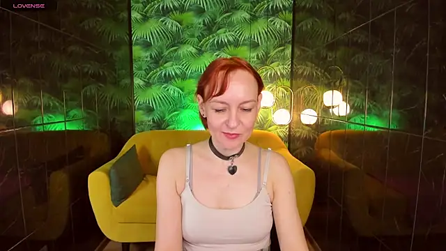 Snapshot of NikaGentle chatting on December 18, 10:08 am NikaGentle online show from December 18, 10:08 am