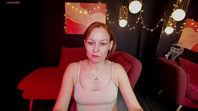 Snapshot of NikaGentle chatting on December 27, 9:17 am NikaGentle online show from December 27, 9:17 am