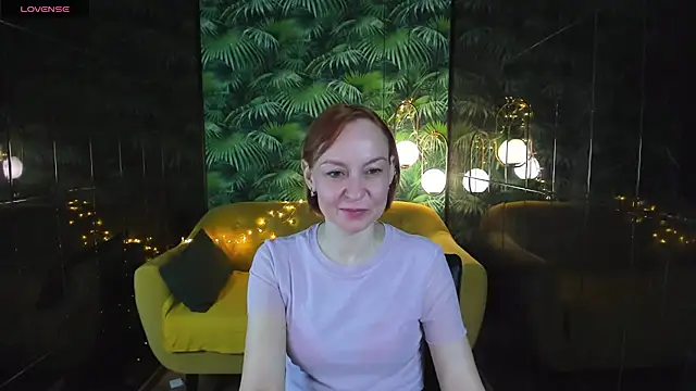 Snapshot of NikaGentle chatting on January 3, 5:39 am NikaGentle online show from January 3, 5:39 am