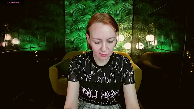 Snapshot of NikaGentle chatting on January 6, 12:46 pm NikaGentle online show from January 6, 12:46 pm