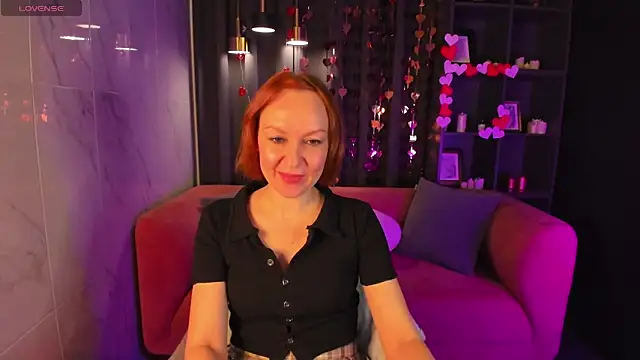 Snapshot of NikaGentle chatting on February 14, 5:41 am NikaGentle online show from February 14, 5:41 am