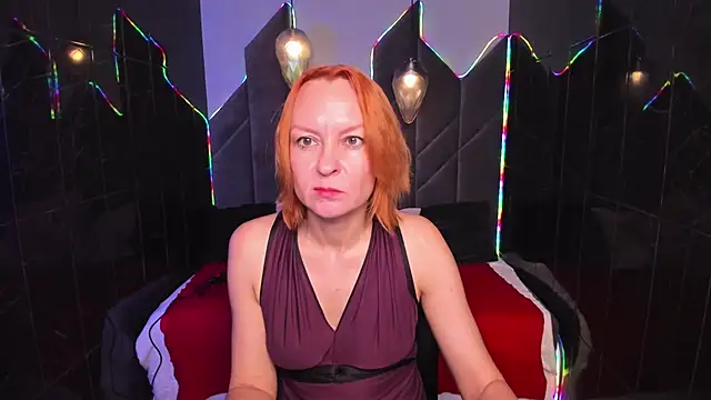 Snapshot of NikaGentle chatting on October 6, 5:27 am NikaGentle online show from October 6, 5:27 am