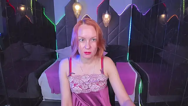 Snapshot of NikaGentle chatting on October 9, 5:38 am NikaGentle online show from October 9, 5:38 am