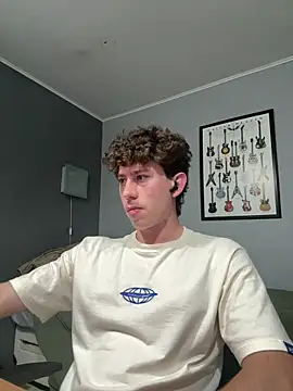 Snapshot of saint_not chatting on April 12, 2:49 am saint not online show from April 12, 2:49 am