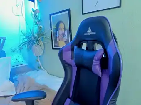 Snapshot of AnaPola chatting on January 23, 8:15 am AnaPola online show from January 23, 8:15 am