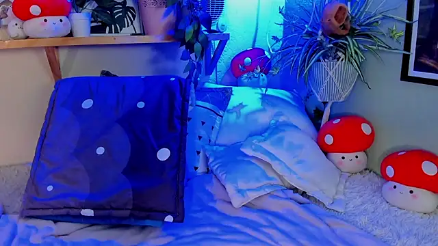 Snapshot of AnaPola chatting on February 10, 11:25 am AnaPola online show from February 10, 11:25 am