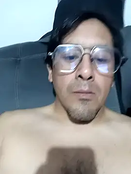 Snapshot of Yimicito chatting on April 14, 5:02 am Yimicito online show from April 14, 5:02 am