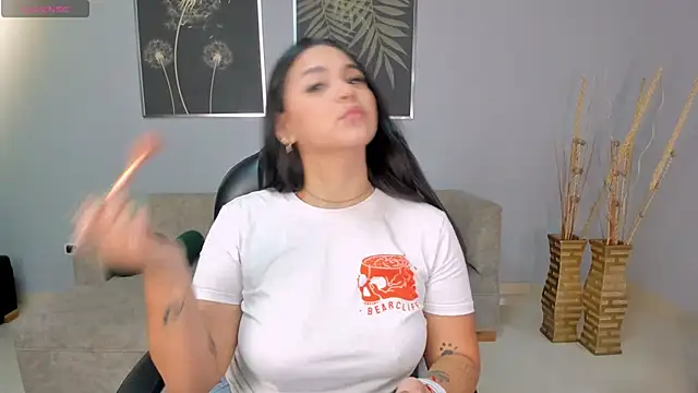 ToriCrossX online show from January 21, 12:18 pm