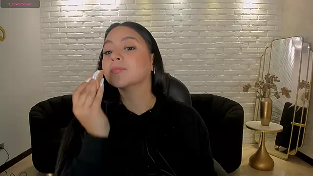 ToriCrossX online show from March 8, 11:48 am