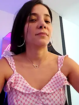 miaeyes online show from January 8, 6:09 pm