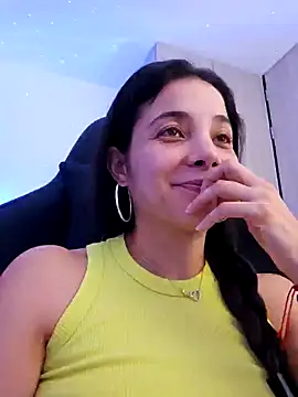 miaeyes online show from January 11, 4:25 pm