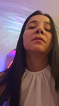 miaeyes online show from January 9, 1:14 pm