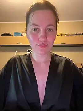 Snapshot of Nicole-Ray chatting on March 19, 8:34 am Nicole-Ray online show from March 19, 8:34 am