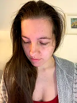 Snapshot of Nicole-Ray chatting on September 18, 9:33 am Nicole-Ray online show from September 18, 9:33 am