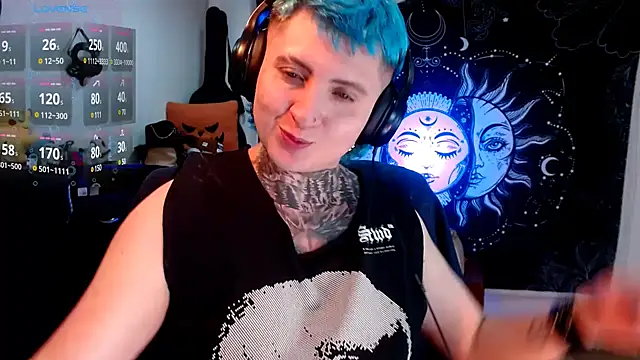 Snapshot of Marieblueeyes chatting on February 7, 2:40 am Marieblueeyes online show from February 7, 2:40 am