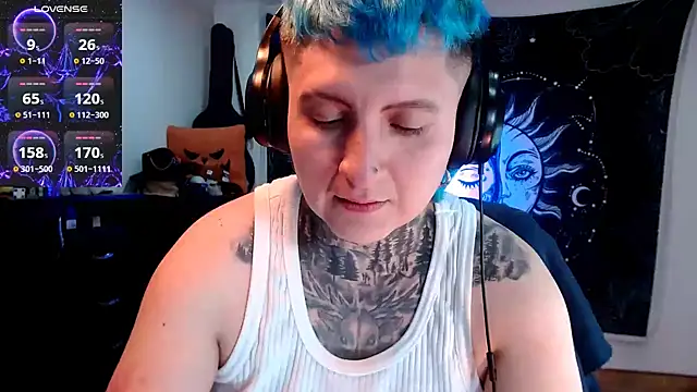 Snapshot of Marieblueeyes chatting on February 8, 4:36 am Marieblueeyes online show from February 8, 4:36 am