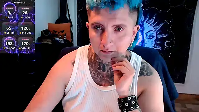 Snapshot of Marieblueeyes chatting on February 8, 7:37 am Marieblueeyes online show from February 8, 7:37 am