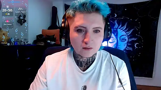 Snapshot of Marieblueeyes chatting on February 11, 12:38 am Marieblueeyes online show from February 11, 12:38 am