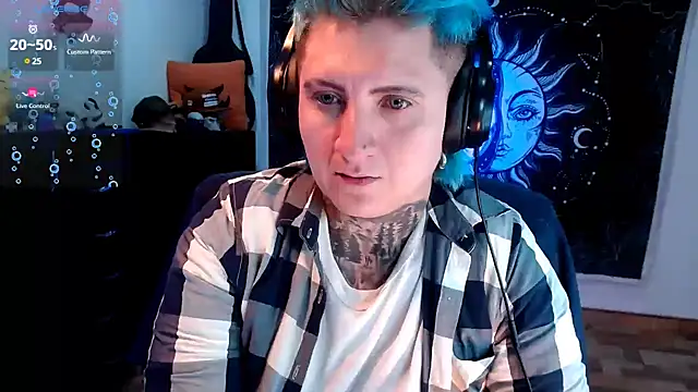 Snapshot of Marieblueeyes chatting on February 13, 4:00 am Marieblueeyes online show from February 13, 4:00 am