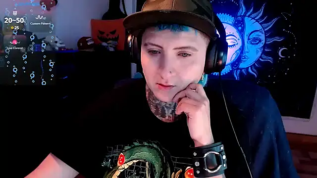 Snapshot of Marieblueeyes chatting on February 16, 1:49 pm Marieblueeyes online show from February 16, 1:49 pm