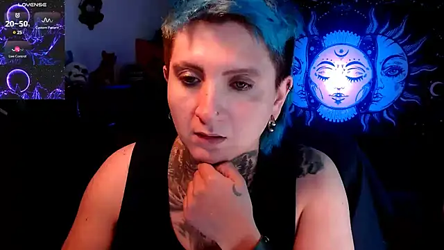 Snapshot of Marieblueeyes chatting on February 26, 1:21 am Marieblueeyes online show from February 26, 1:21 am