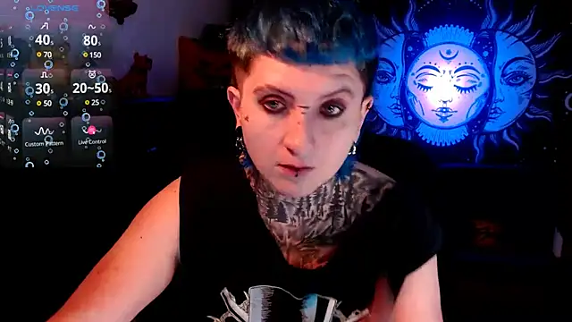 Snapshot of Marieblueeyes chatting on March 7, 1:31 am Marieblueeyes online show from March 7, 1:31 am