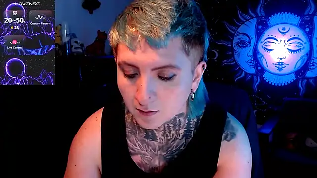 Snapshot of Marieblueeyes chatting on March 16, 2:32 am Marieblueeyes online show from March 16, 2:32 am