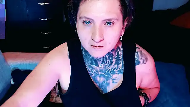 Snapshot of Marieblueeyes chatting on October 7, 5:04 am Marieblueeyes online show from October 7, 5:04 am