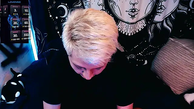 Snapshot of Marieblueeyes chatting on May 19, 11:38 am Marieblueeyes online show from May 19, 11:38 am