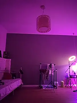 Yammy Yumi online show from April 12, 8:36 pm