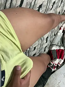 Snapshot of elvis0966 chatting on December 22, 5:12 am elvis0966 online show from December 22, 5:12 am