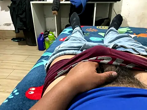 Snapshot of elvis0966 chatting on September 27, 6:18 am elvis0966 online show from September 27, 6:18 am