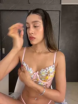 Snapshot of SelenaStone chatting on December 22, 12:39 am SelenaStone online show from December 22, 12:39 am