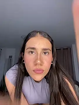 Snapshot of KaryAndTylor chatting on December 7, 12:52 am KaryAndTylor online show from December 7, 12:52 am