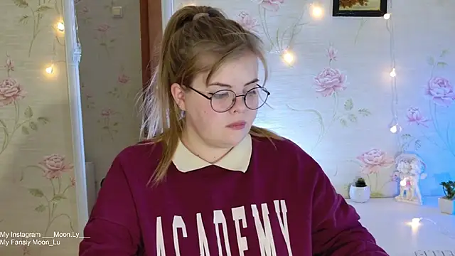 sinnamon  online show from October 31, 4:08 pm