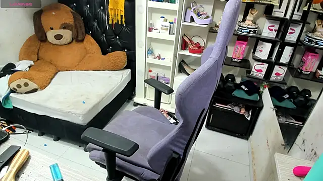 allsson queen online show from September 17, 8:10 pm