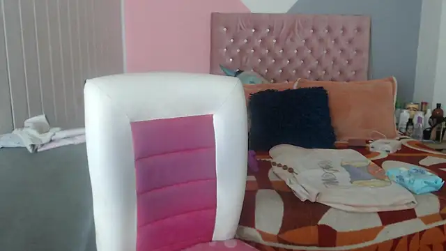 Snapshot of Negrabig chatting on February 18, 3:31 am Negrabig online show from February 18, 3:31 am