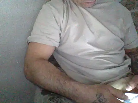 Snapshot of Nowy111 chatting on May 14, 10:44 am Nowy111 online show from May 14, 10:44 am