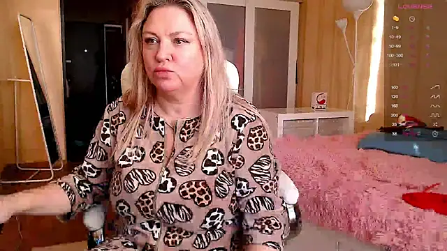 Snapshot of PamHardFuck chatting on February 20, 2:13 pm PamHardFuck online show from February 20, 2:13 pm