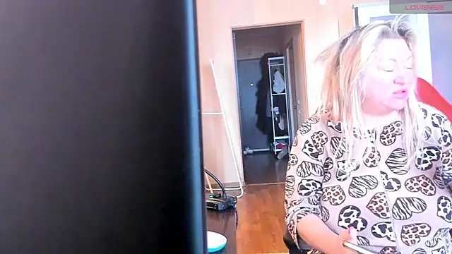 Snapshot of PamHardFuck chatting on March 2, 11:18 am PamHardFuck online show from March 2, 11:18 am